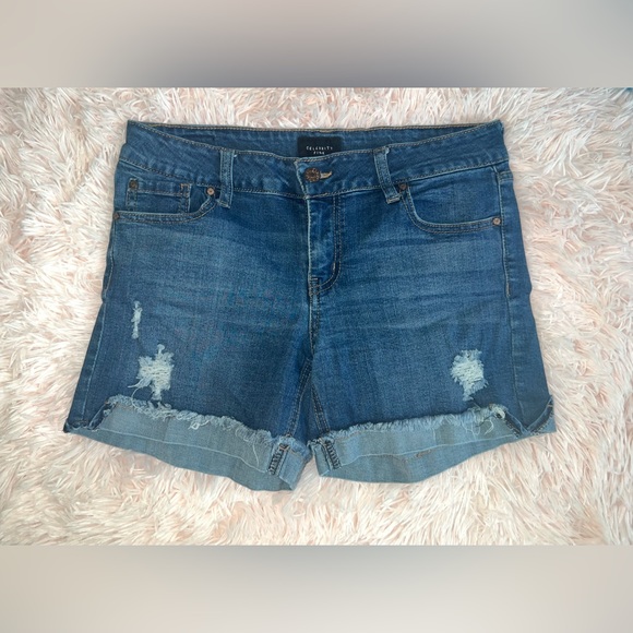 Pre-owned celebrity pink shorts - Picture 2 of 2